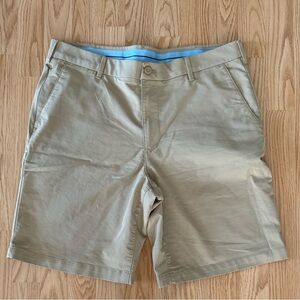 Izod men’s shorts
